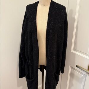 Love Ellie. 2x. Black Long Sweater. GUC. Pockets. No Closure. Acrylic Fabric.